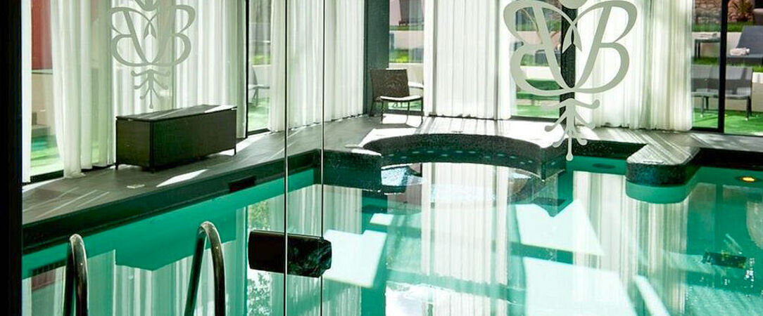Best Western Premier Grand Monarque Hôtel & Spa ★★★★ - Indulge at a delightful hotel in the ancient Chartres. - Chartres, France